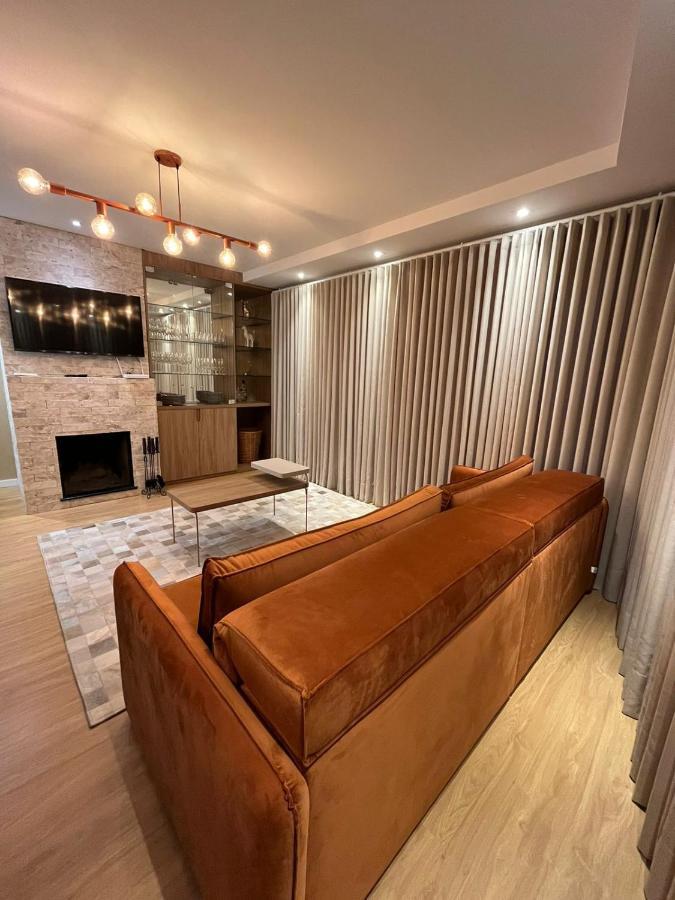 Apartamento Espetacular, 2 Suites, A 30M Da Rua Coberta Gramado Exterior foto